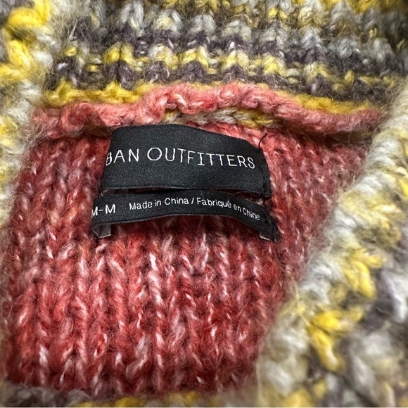 Urban Outfitters Lennon Cropped Sweater - Picture 10 of 10